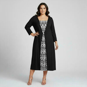 Long Sleeve Dress Plus Size 3XL (23.5” PTP) Black White Chevron